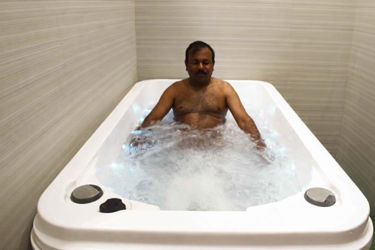 Water Tub Bath Yoga Therapy
